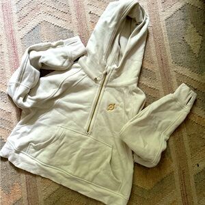 Peloton cropped Hoodie size large (lg) worn twice. Excellent condition